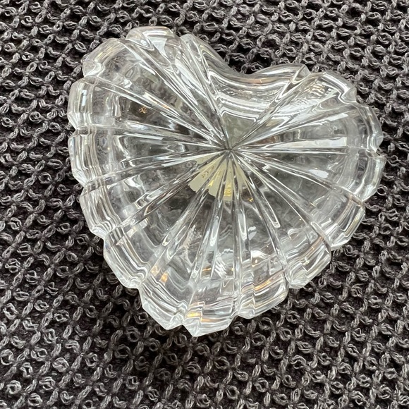 Mikasa Crystal Vintage Heart Shaped Trinket Dish - Picture 5 of 6
